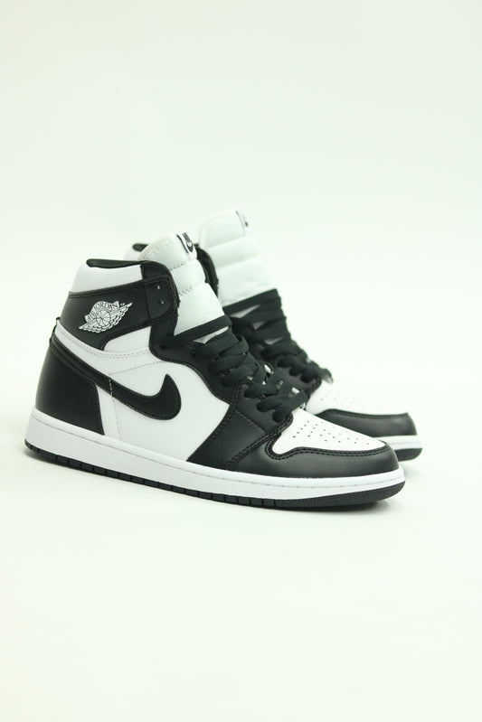 Nike jordan retro 1 black